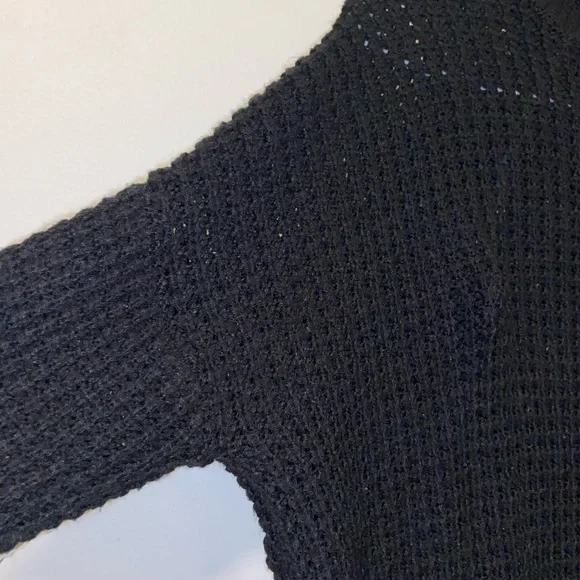 Black sweater - Picture 2 of 3